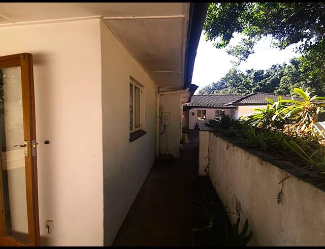 1 BEDROOM FREESTANDING TO LET IN HILLCREST CENTRAL